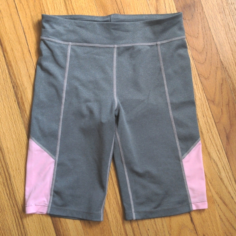 ❗ LAST CHANCE❗Re-posh! EUC Nike Dri-Fit Cropped Leggings